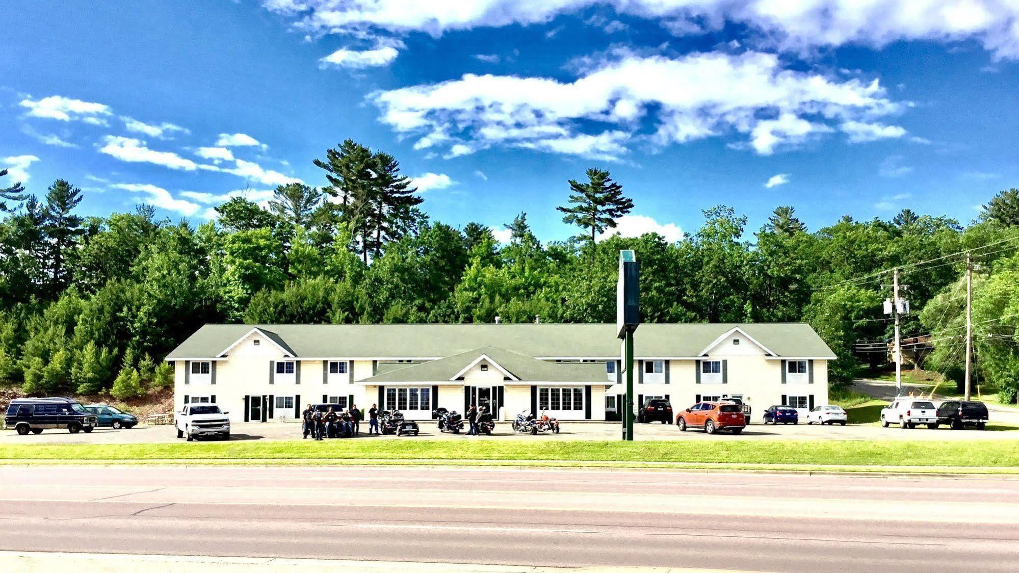 Mountain Host Motor Inn Iron Mountain Esterno foto